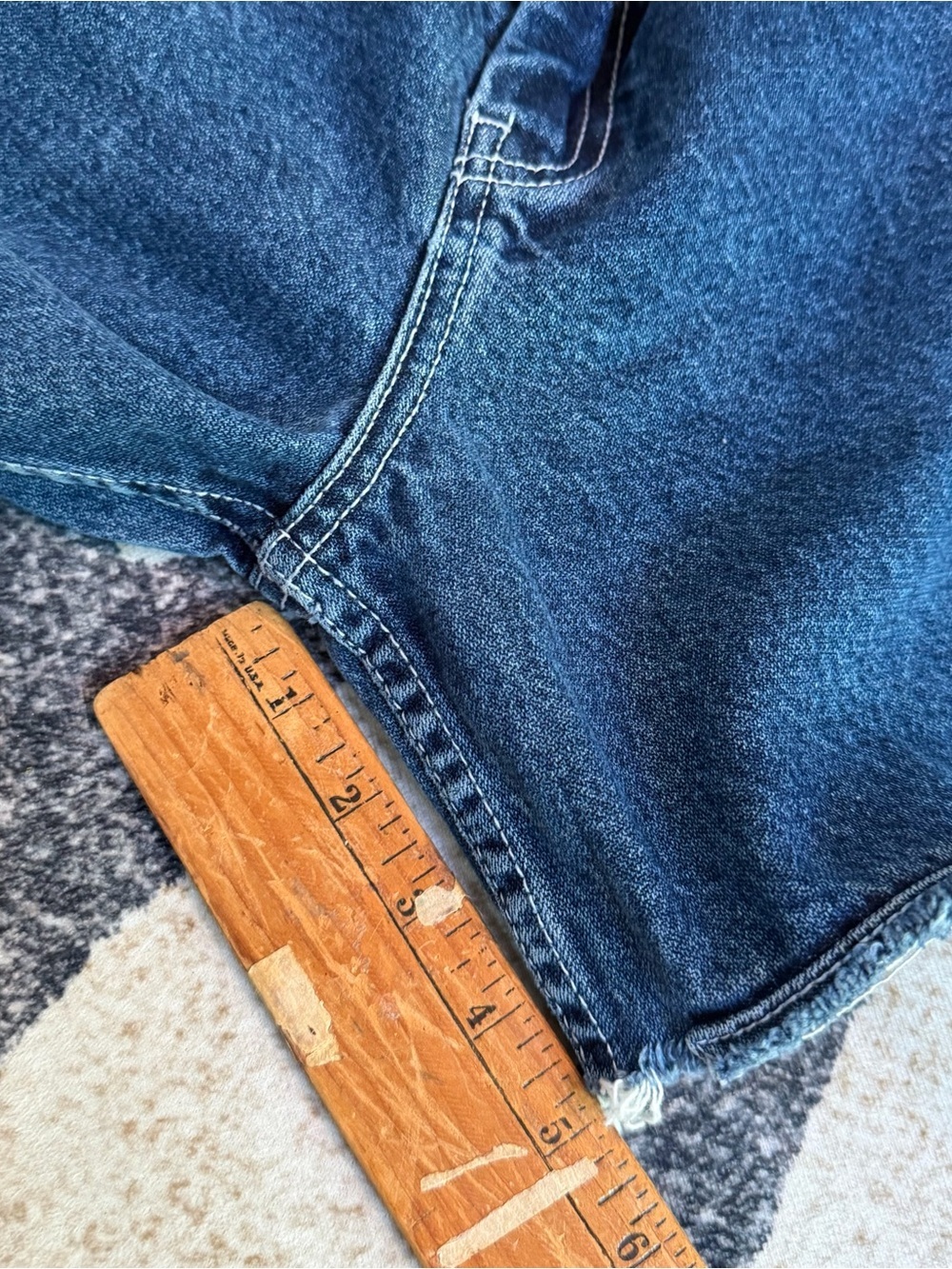 J Galt Carpenter Cut Off Denim Shorts Medium EEUC - Picture 4 of 6